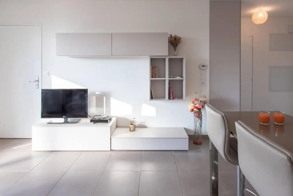 L8 Calm, Panoramic Sea View Withterrace, Parking & Ac Apartment Saint-Laurent-du-Var
