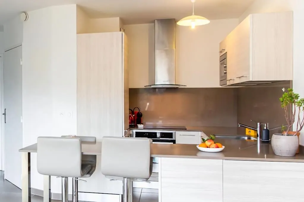 Appartement L8 Calm, Panoramic Sea View Withterrace, Parking & Ac à Saint-Laurent-du-Var