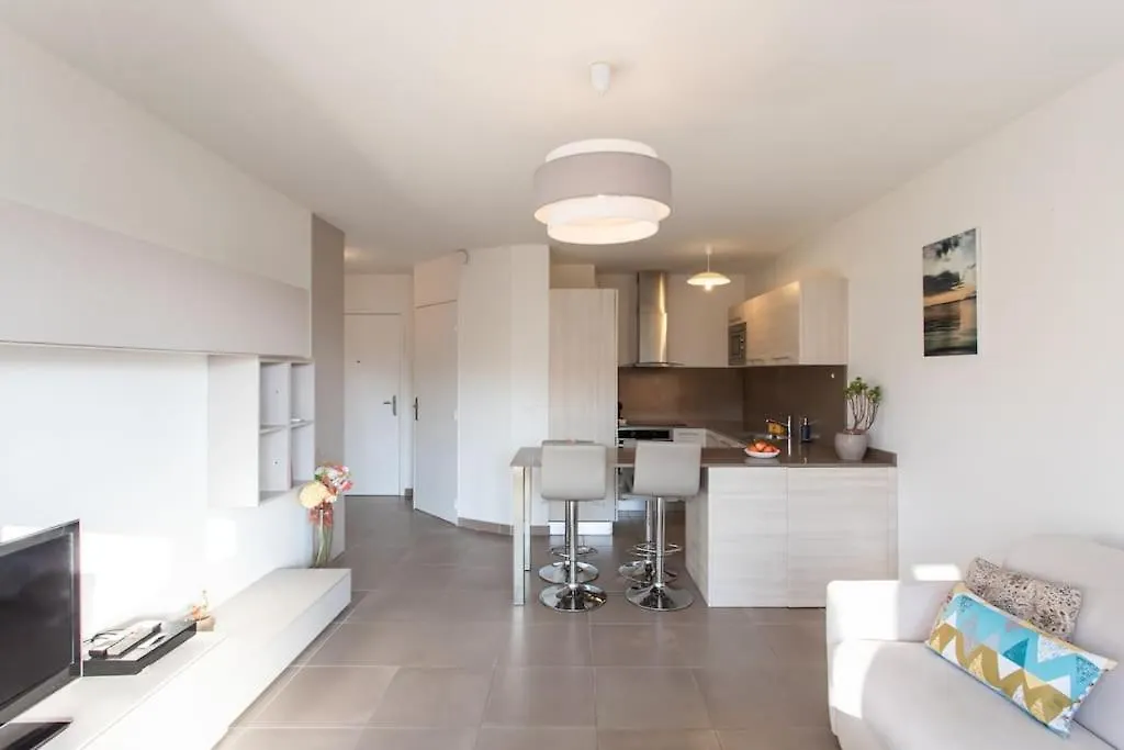 Appartement L8 Calm, Panoramic Sea View Withterrace, Parking & Ac à Saint-Laurent-du-Var